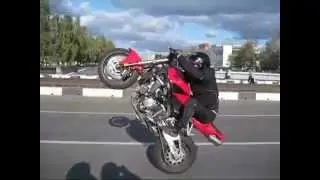 Long wheelie in Russia street stunt bike