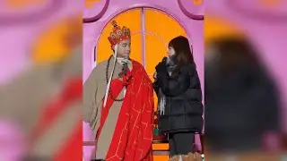 今天是御弟哥哥和美女们的跳舞局…… （天气寒冷，很多游客不能坚持到最后，提前离开，说话声音也被收了进去，影响了视频拍摄效果）