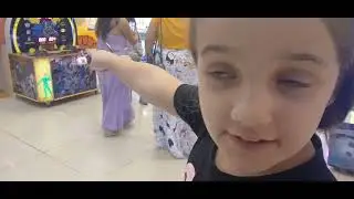Inaugurando meu hoverboard no shopping
