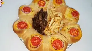 Pizza guirlanda de frango com queijo, massa perfeita, lanche delicioso. 