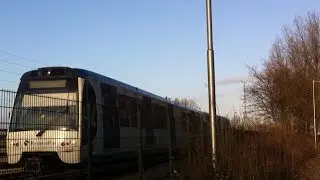 RET Metro Type B 5332+5310 richting het keerspoor & RSG3 5512 aankomst Waalhaven vanaf keerspoor