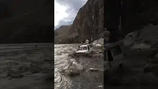 Dangerous Road and Driving 😱😱 #pakistan #gilgit #mountains #shorts #viral #youtube