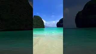 Maya Bay 🏝️ Krabi , Thailand 🇹🇭 #travel #beach #vacation #destination #thailand #krabi #fyp