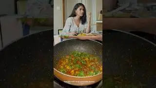 Mrunal Thakur&rsquo;s favorite prawn curry recipe😍#celebrityfashion  #prawncurry #shorts #mrunalthakur