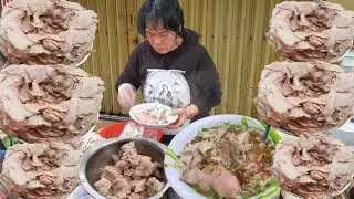 Xuất hiện bánh canh giò heo 20k bán 1 giờ là hết, lý do khách đông nghẹt Cô Chủ không tăng giá