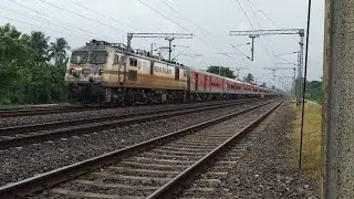 Train No 12379 Sealdha To Delhi Jn Amritsar Jalianwala Bagh Express Ka Video