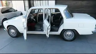 Interior Video of 1967 Alfa Romeo Giulia Super Bollino d’Oro Trim Package