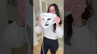 CurrentBody Skin LED Light Therapy Mask