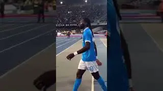 Zambo Anguissa apr&egrave;s son but face &agrave; l&rsquo;Inter Milan au stade Diego Maradona