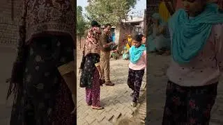 police enquiry krte huye...