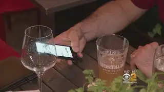 Dining Out? Better Put That Phone Away