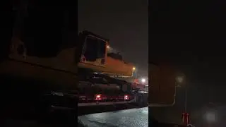 Three Komatsu PCs 400 go to the dock at the same time.