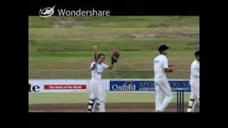 BJ Watling raises his century for Northern Districts on a record day