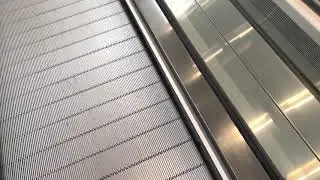 EV travelator at the exit of IKEA lakeside ( no. Down traveller number 2 not working)