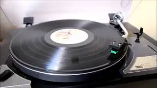 Clara Nunes - Canto das Tr&ecirc;s Ra&ccedil;as (1976 vinyl rip)