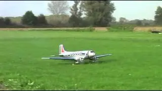 modelvliegtuig dc3 maidenflight havikerwaard okt 2014 movie
