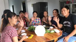 “Ba Ruột” Lê Tấn Lợi ra sao? Và cùng đại gia đình ăn món Cá Hấp Cuốn Bánh Tráng siêu ngon .
