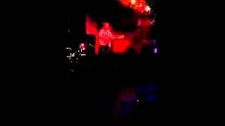 Jimmy Willden performs 