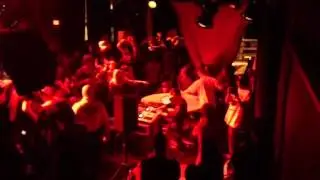Araabmuzik tearin up the mpc live @ The Linen Building.