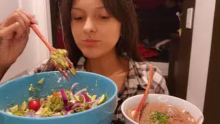 SOUP & SALAD | RAW VEGAN MUKBANG