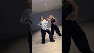 𝑷𝒖𝒕 𝒚𝒐𝒖𝒓 𝒃𝒐𝒅𝒚 with #Seulgi #Dayoung #DAYOUNG #RedVelvet #SEULGI #BODY #bodychallenge @redvelvet