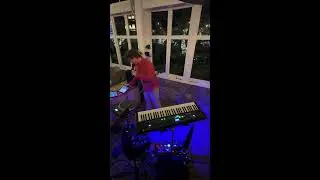 Live gig sounds like a studio. Incredible  #livelooping