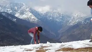 Playing with snow at Munsyari | Uttarakhand