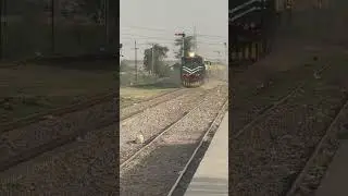 #SubakKharam #103upPassingthroughKalashahKakuRailwayStation #PakistaniTrains #TRAINISTAN