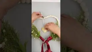 Make a Cute Heart Wreath With Dollar Tree Supplies! 💕 #dollartree #dollartreediy #diyhomedecor
