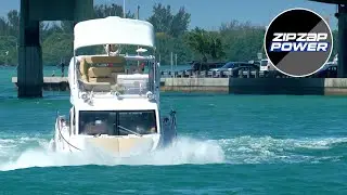 BOW STUFFING and WAVE CRUSHING / Haulover Boats ZipZapPower