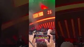 Guns N&rsquo; Roses Take The Stage To Begin Concert #gunsnroses #gnfr #gnr #villapark #welcometothejungle