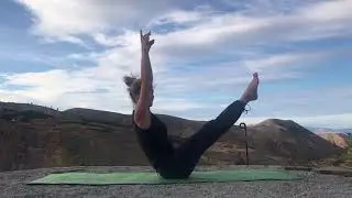 5 pilates mat exercises-hundred, roll up, teaser, extension and rolling like a ball
