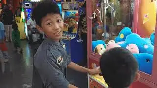 VLOG#01 NYOBAIN MAINAN CAPIT BONEKA, DAPET GK YA??