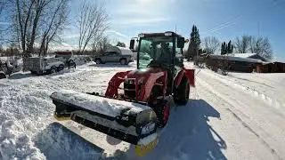 Kubota B2650 pushing snow