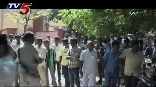 YSRCP And Congress Activists Clash in kadapa