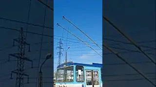 &Scaron;koda 14Tr trolleybus dewires! 🚎🇱🇻