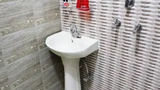 OYO Rooms Near Mansarovar Garden - Rohtak - India