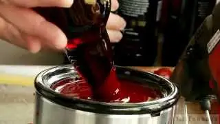 Hopworks TV: Окунаем бутылку &laquo;Аббатства&raquo; в воск