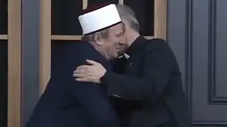Hoxha i uron Vitin e Ri Priftit. Ja si reagon ai