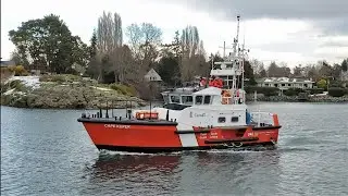 Canadian Coast Guard Search & Rescue Motor Lifeboat CCGS Cape Kuper departs Fleming Beach | Go Bold