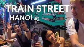 When the Train Comes This Close 🇻🇳 My People Come First | Hanoi Train Street 🇵🇱 Od Głowy o włos !