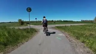 SAJ - banan med cykel p&aring; banvallen fr&aring;n Varnhem - till Axvall
