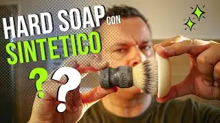 Montaggio del sapone solido Elem&igrave; con pennello sintetico Omega EVO