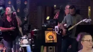 Mainstream Outlaws