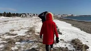 ASMR Sleep to a family walk on the beach - waves, footsteps, voices in the wind, rocks in under toe