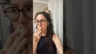 обзор на креветочные чипсы🩵 #обзор #food #vlog #еда #китайскаяеда #лайф #shorts #семья #hangout