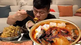 ASMR Mukbang 먹방창배 꽁치김치찌개 꽁치 많이 넣어드렸어요 주문하신분 대박 레전드 먹방 Saury and Kimchi Jjigae Legend kfood eatingsho