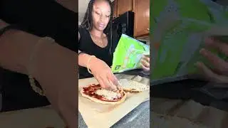 5-Minute BBQ Pizza Recipe 🍕 | Easy Dinner for My Family of 7