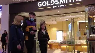 Walking tour:Christmas Shopping Victoria Square   /Belfast Northern Ireland
