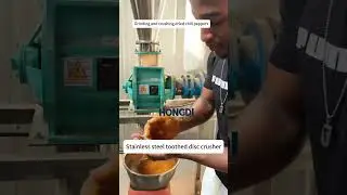 Foreign customers personally use the dried Chili grinder. #machine #grindingmachine